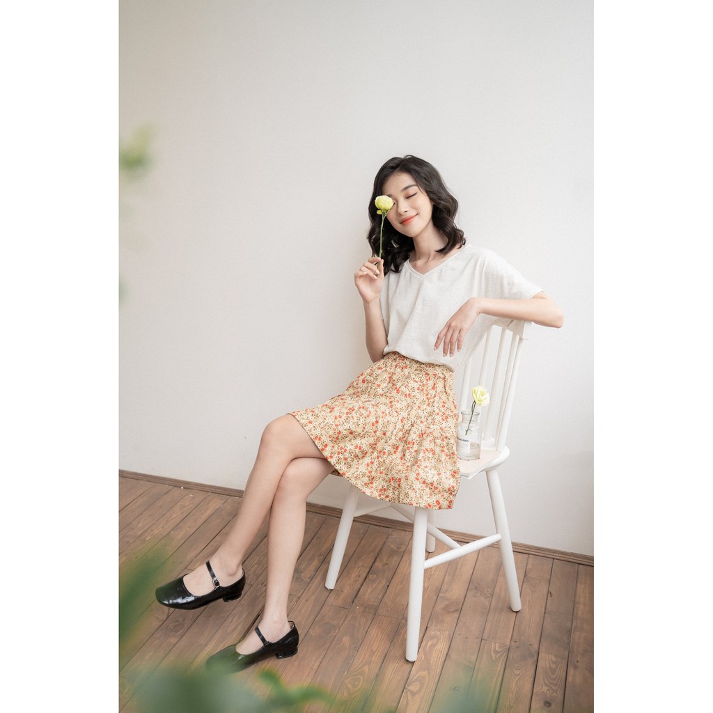 Chân váy ngắn nữ MADELEN dáng xòe màu hoa be xinh xắn